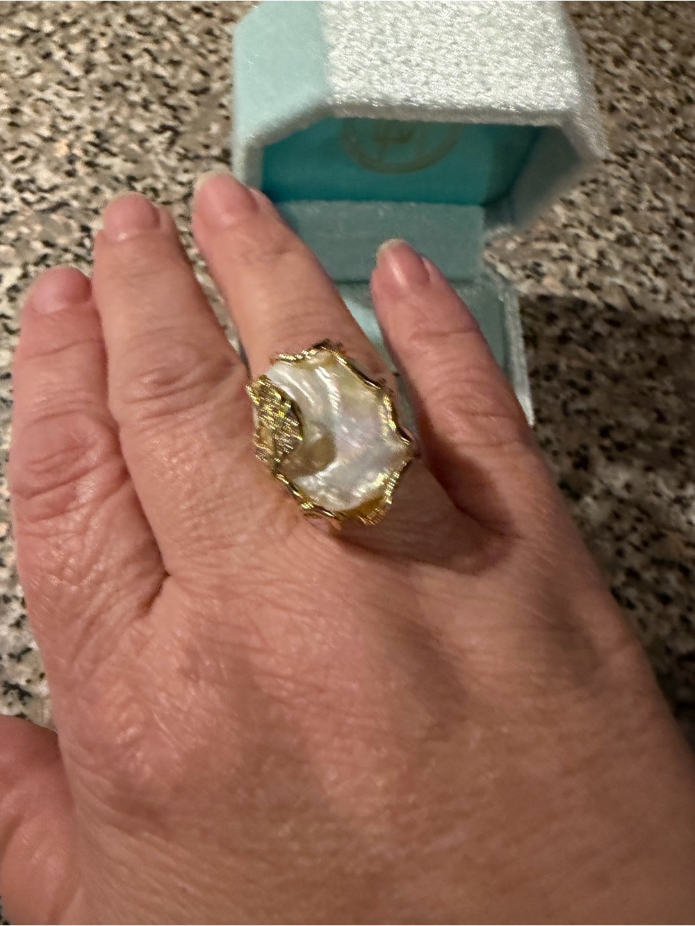 Gold-Trim Baroque Pearl Leaf Ring adjustable - Picture 7 of 9